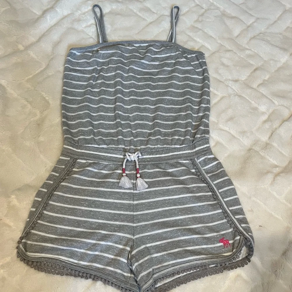 Girls Terry Romper Gray & White Abercrombie & Fitch Size 13/14 NWOT